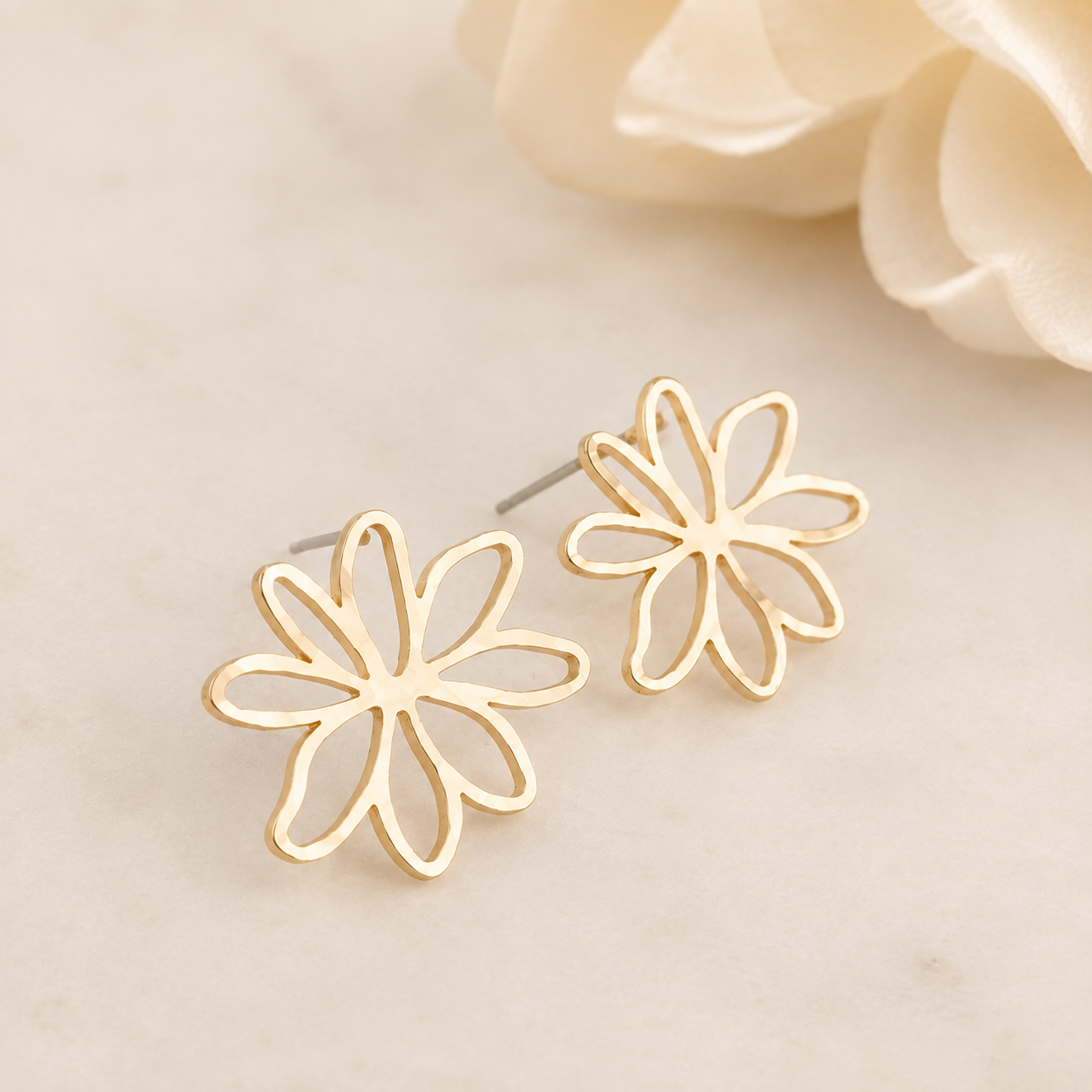 The Daisy Studs